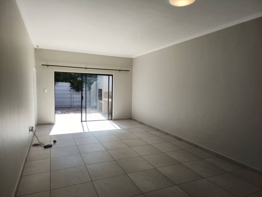 To Let 3 Bedroom Property for Rent in Parklands North Western Cape